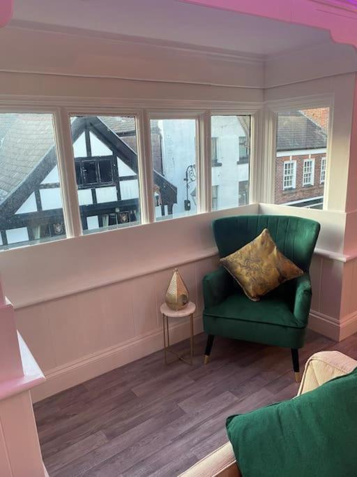 Lovely 2 Bedroom Penthouse Apartment In Chester - Free Parking!! Честер Екстер'єр фото